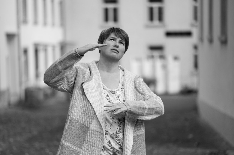 Mirjam Giger, traumasensibler Coach, zeigt die Wirkung des Nervensystems auf